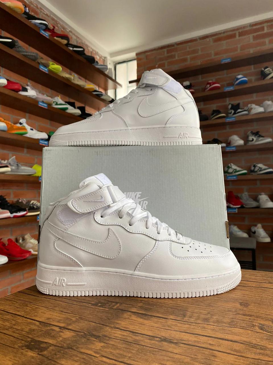 BOTAS NIKE AIR FORCE ONE 1.1